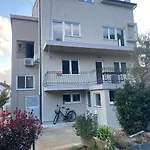 Apartments Mirta