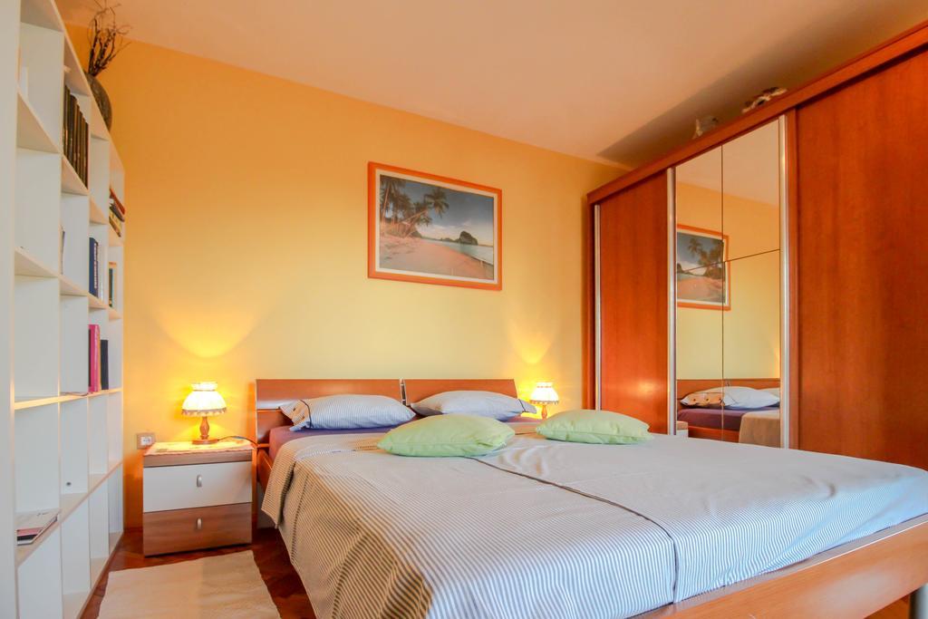 Mirta Apartment